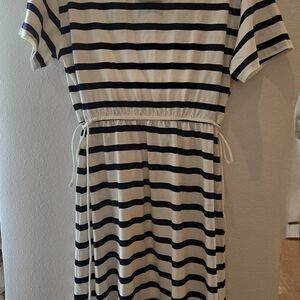 H&M Black and White Raglan Sleeve Midi Sundress